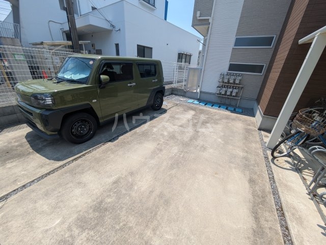 23/28 駐車場