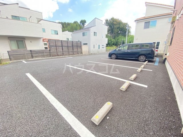 28/30 駐車場
