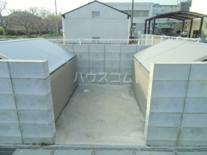 16/21 エントランス