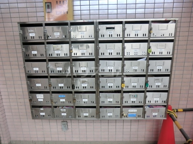 23/24 エントランス