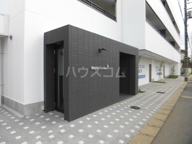21/23 エントランス