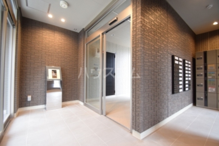 17/18 エントランス