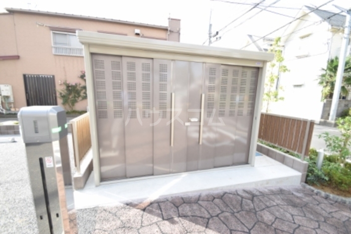 18/18 エントランス