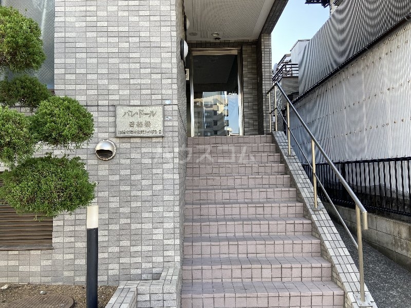28/30 エントランス