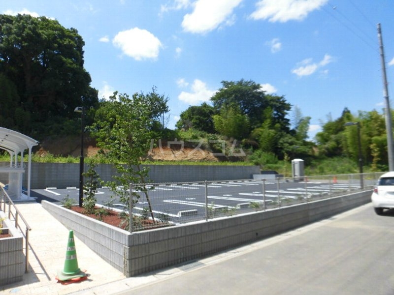 23/30 駐車場