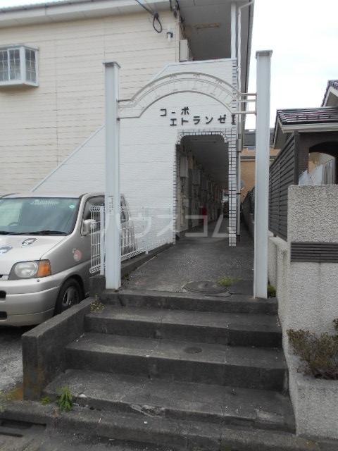 26/30 エントランス