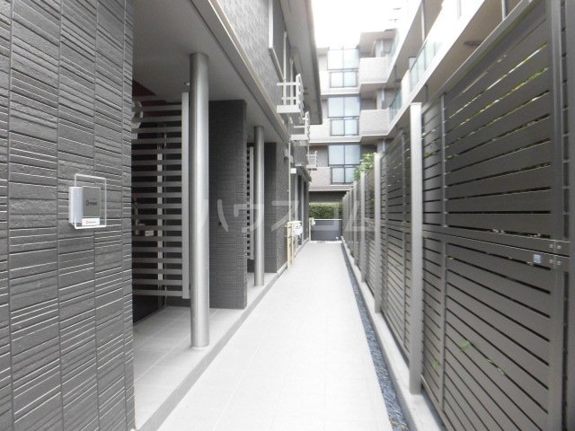 2/4 エントランス