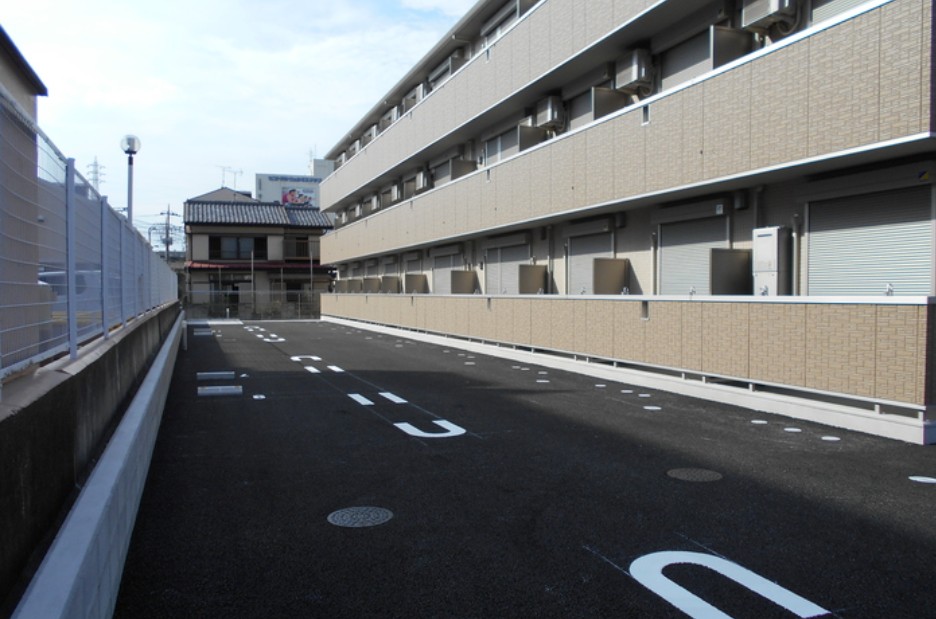 23/30 駐車場
