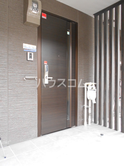 23/30 エントランス