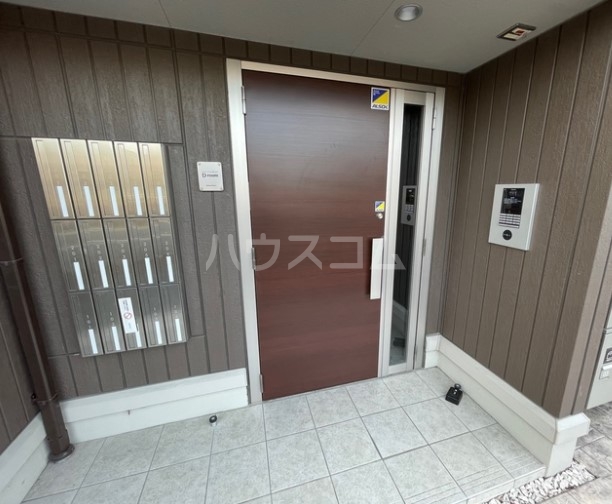 16/26 エントランス