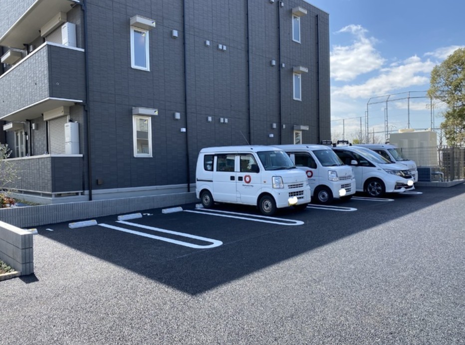28/30 駐車場
