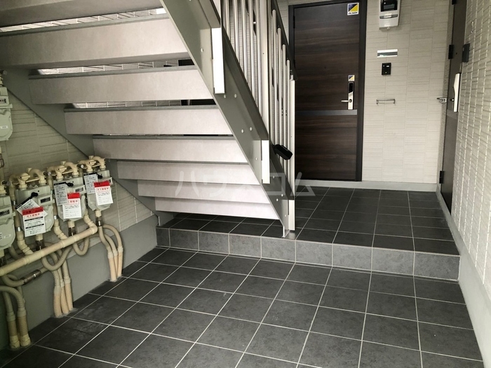 17/28 エントランス