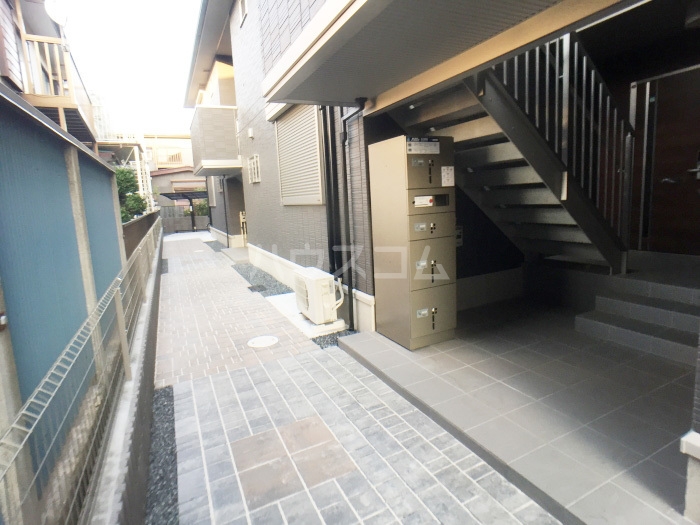 14/16 エントランス