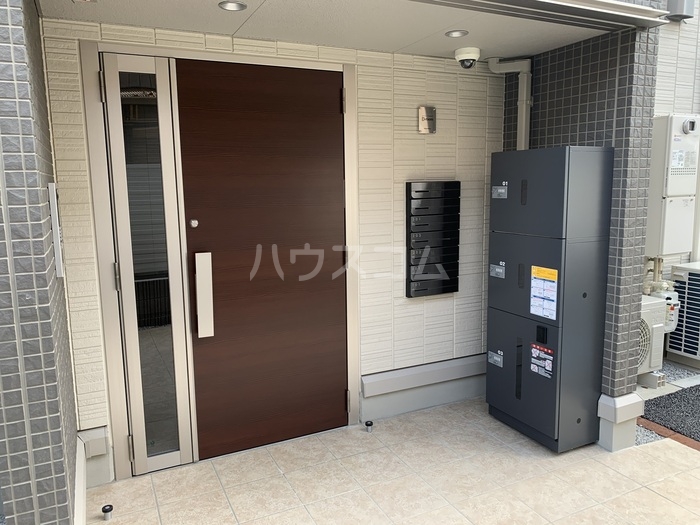 24/30 エントランス