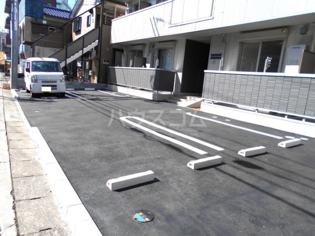19/28 駐車場