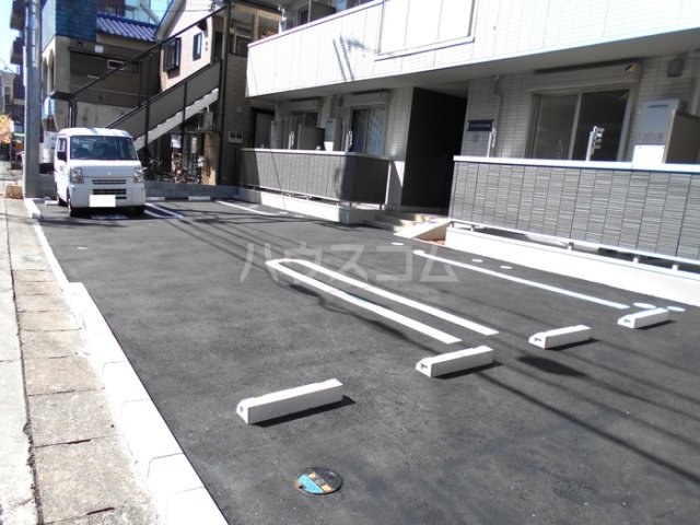 19/28 駐車場