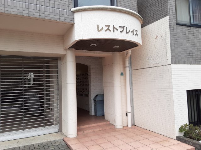 22/30 エントランス