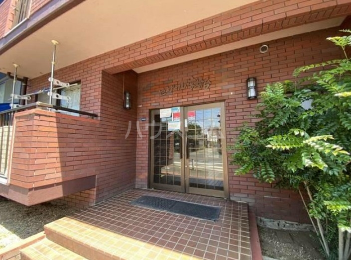 21/25 エントランス