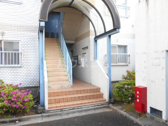 25/30 エントランス