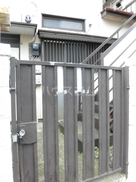 2/2 エントランス