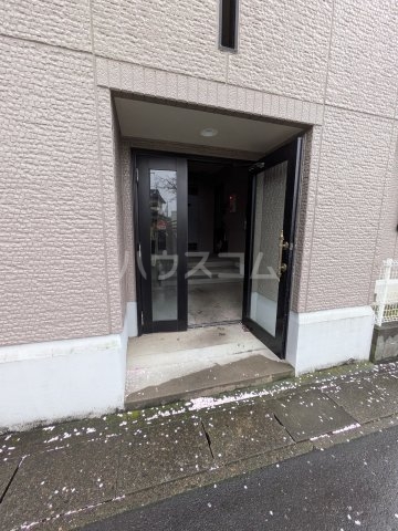 2/3 エントランス