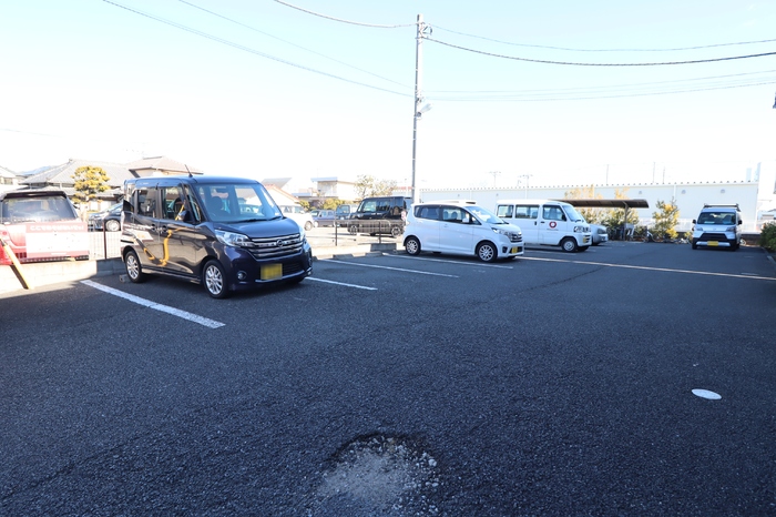 13/21 駐車場