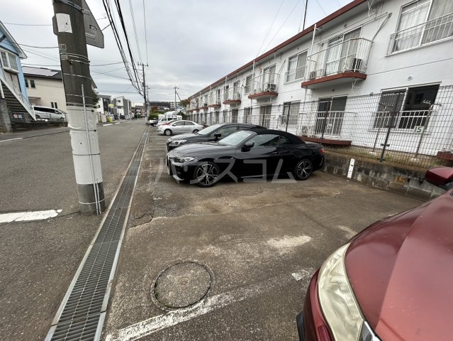 23/30 駐車場