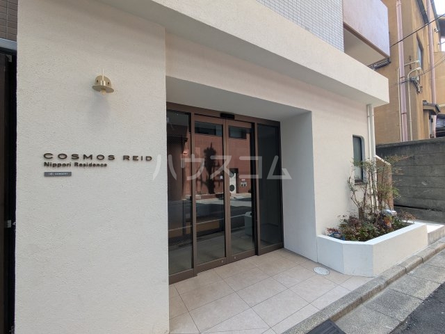 23/30 エントランス