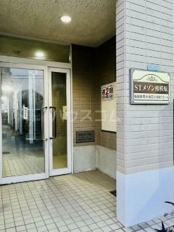 2/4 エントランス