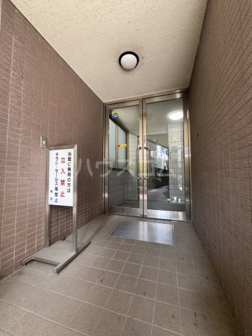 22/25 エントランス