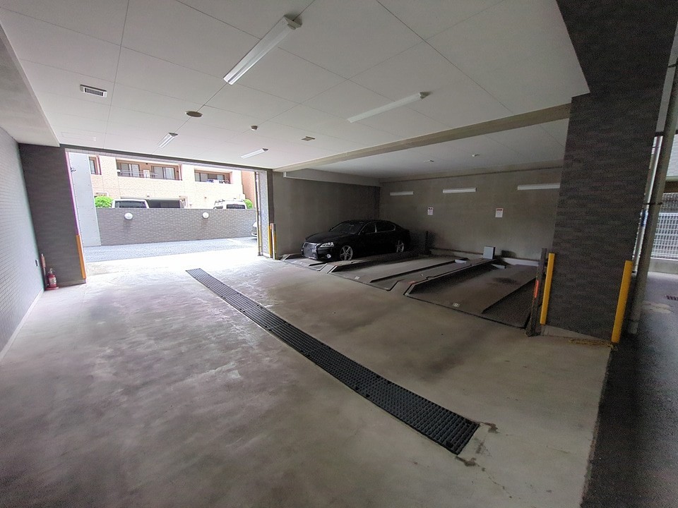 2/3 駐車場