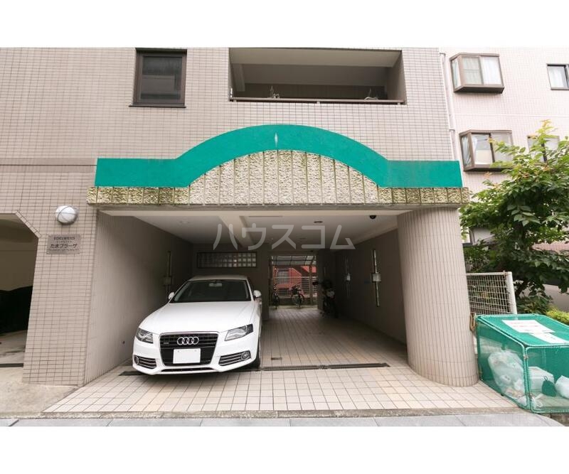 18/28 エントランス