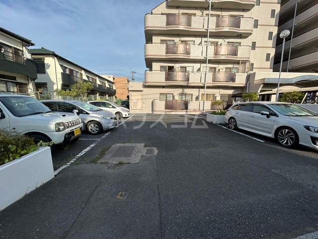 2/3 駐車場