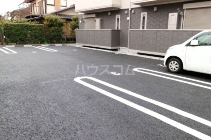 16/20 駐車場