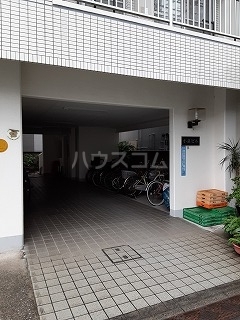 2/4 エントランス