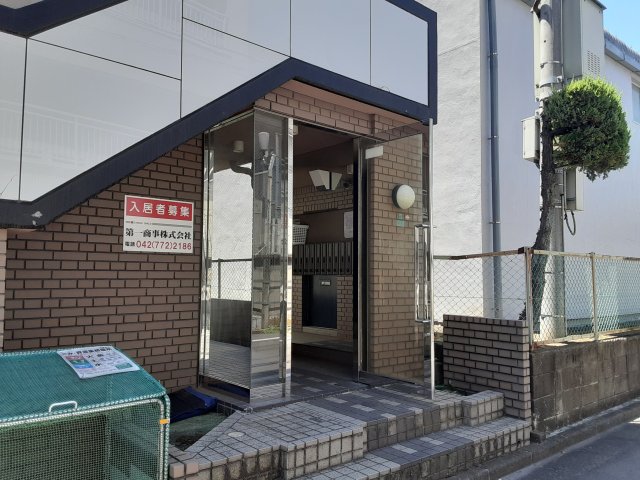 25/30 エントランス