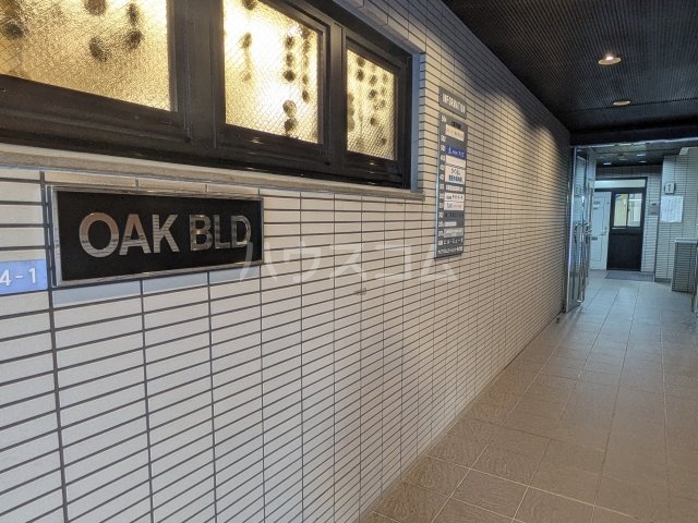 13/17 エントランス