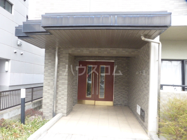 16/26 エントランス