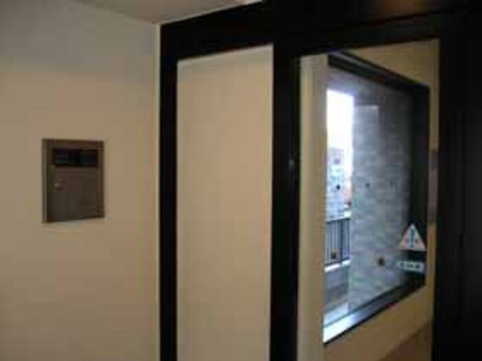 14/23 エントランス