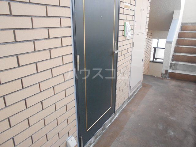 21/29 エントランス