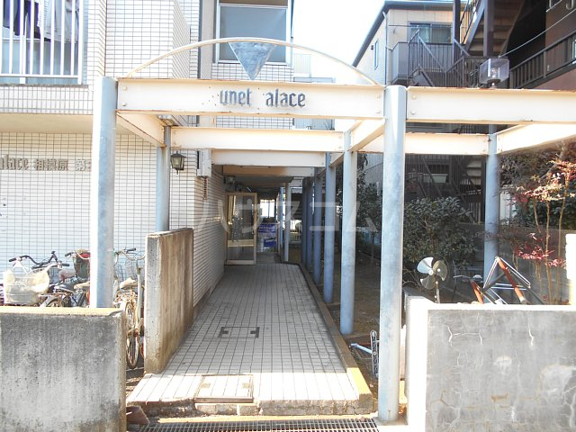 25/30 エントランス