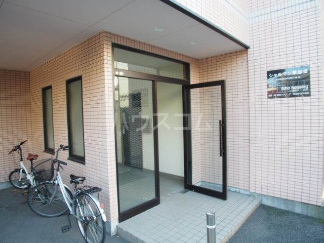 23/30 エントランス