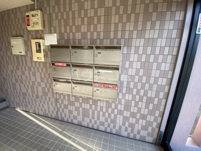 28/30 エントランス