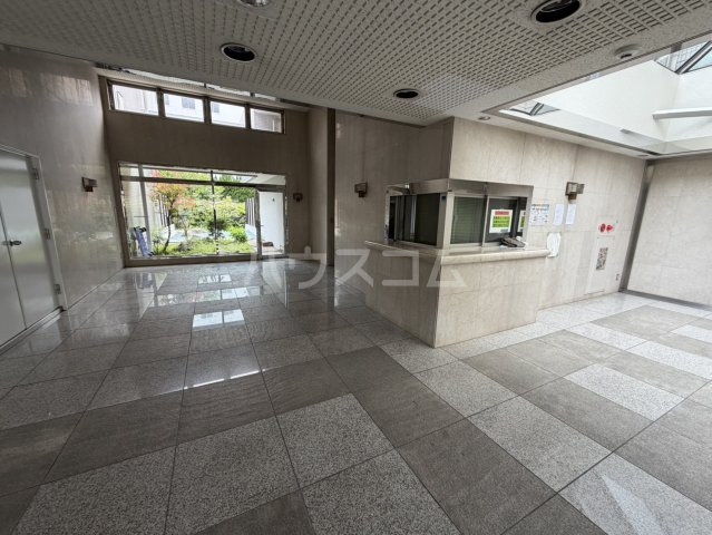 28/30 エントランス