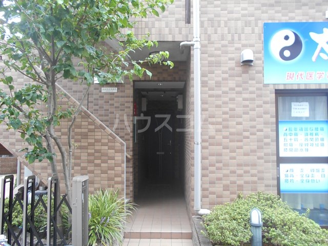 22/30 エントランス