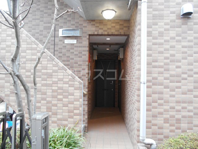 23/30 エントランス