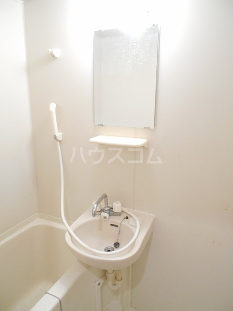 13/30 浴室