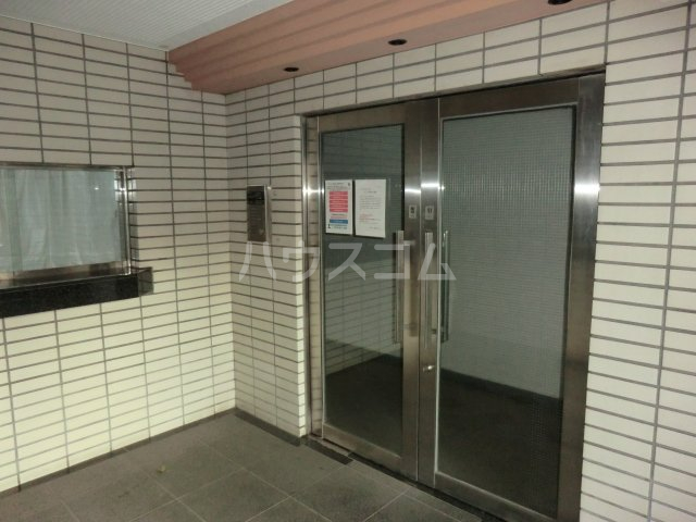 22/30 エントランス