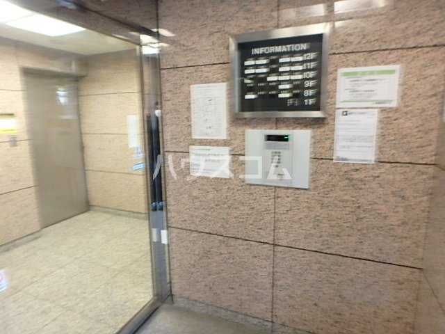 25/30 エントランス