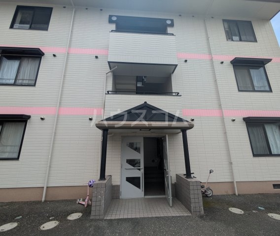 18/20 エントランス